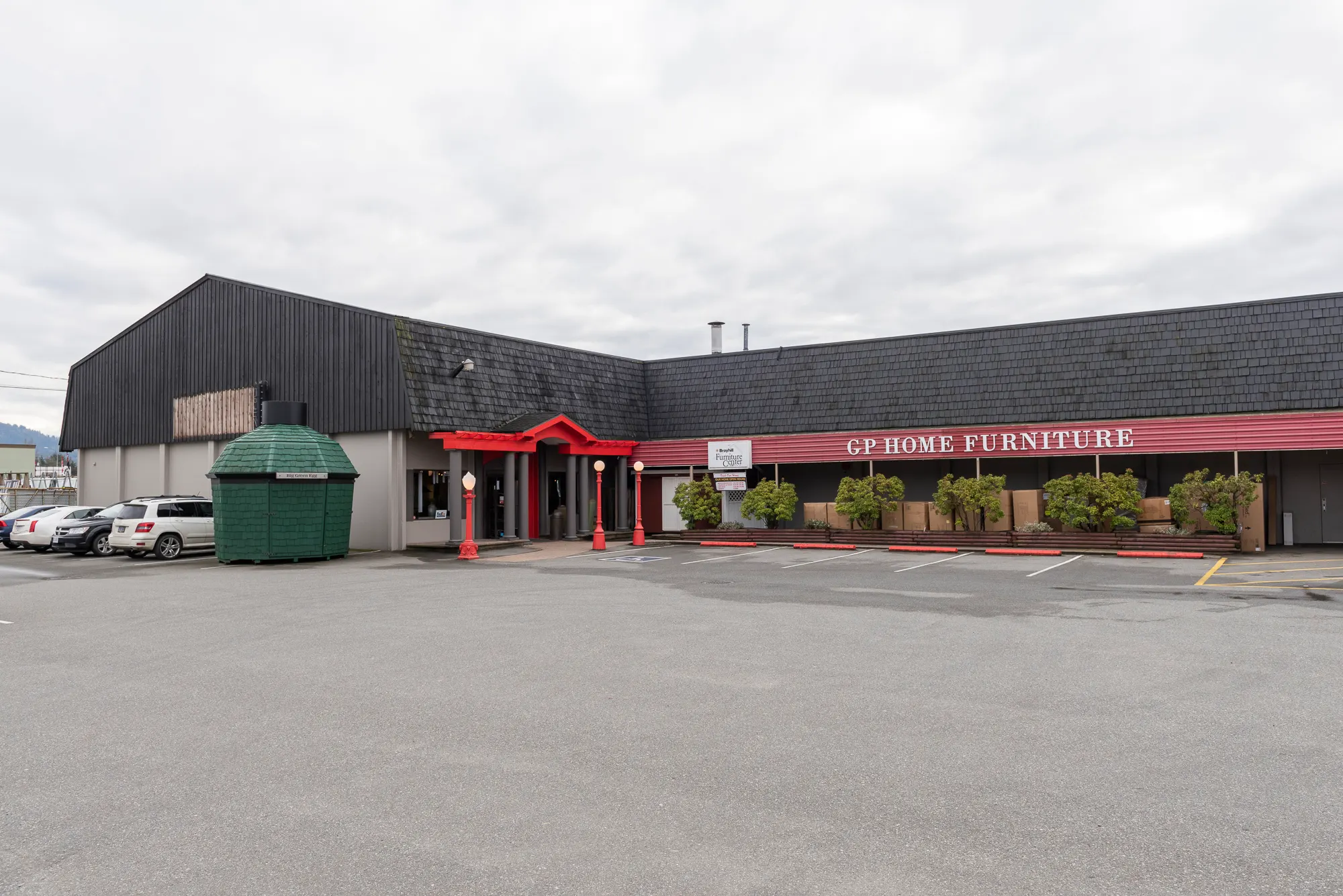 Commercial exterior renovation for Grand Pappies Furniture completed by Master Painting & Renovations